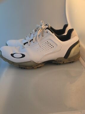 Oakley White and Black Men’s Athletic Golf Shoes
